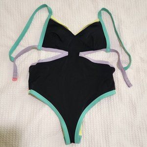 One piece cut-out swimsuit